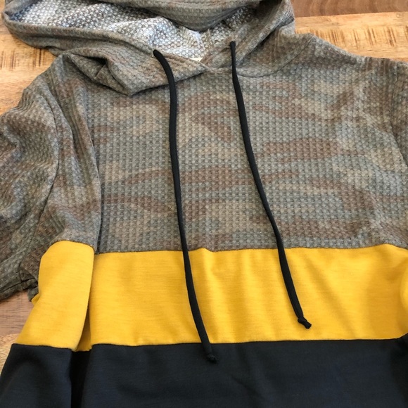 Plus Size Thermal Camo Colorblock Hoodie - Picture 3 of 5